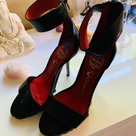 Jeffrey Campbell Ibiza: Deluxe Black Heels - Picture 1 of 6